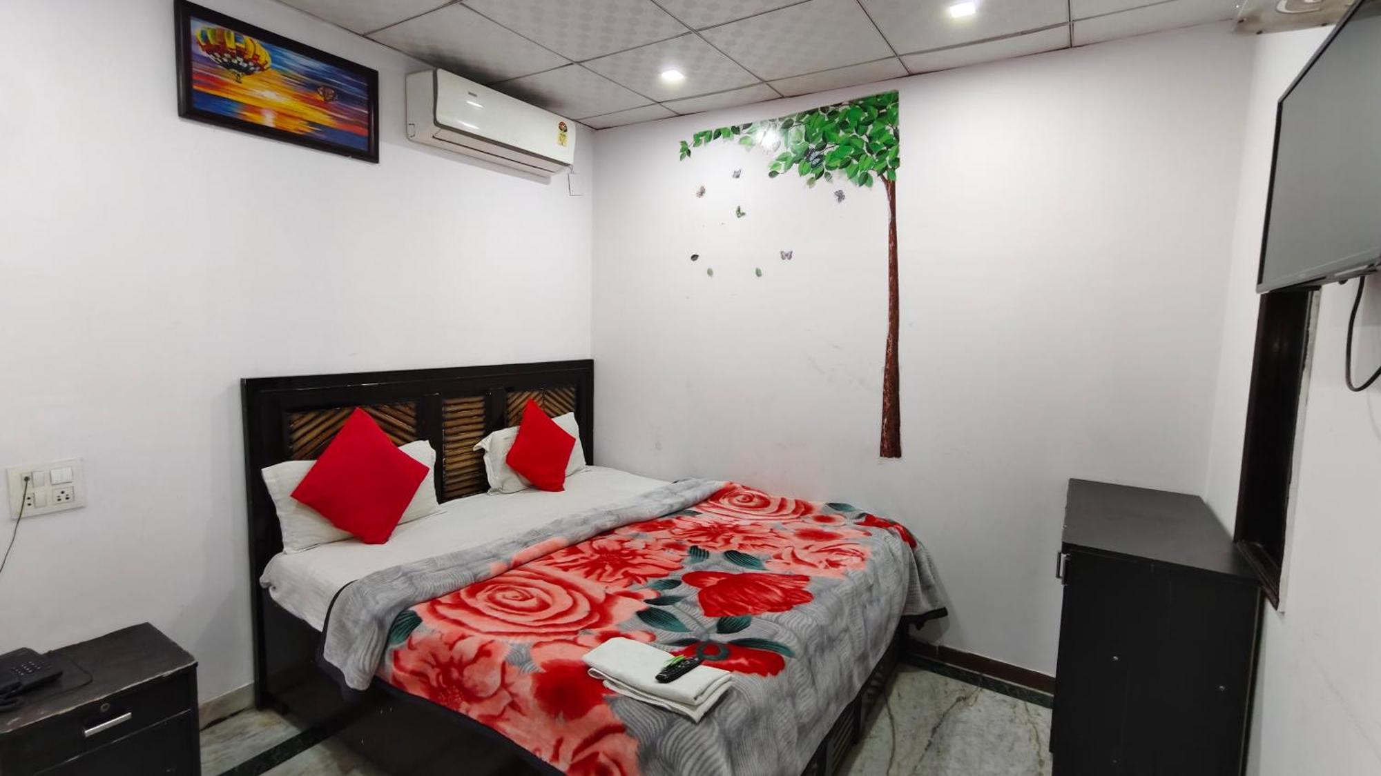 Rajdhani Guest House Faridabad Exterior photo